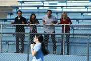 L-R: Vish Patel (Ajay Mehta), Nina Patel (Anjali Bhimani), Alex (Ariel Winter), Phil (Ty Burrell), Claire (Julie Bowen) L-R: Vish Patel (Ajay Mehta), Nina Patel (Anjali Bhimani), Alex (Ariel Winter), Phil (Ty Burrell), Claire (Julie Bowen)
