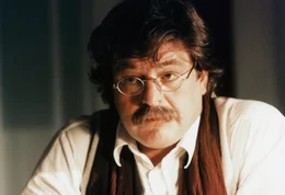 Erwin Steinhauer (Florestan Seyfried).