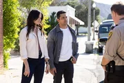 Jessica Knight (Katrina Law, l.); Nick Torres (Wilmer Valderrama, r.)