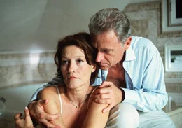 Arthur (Robert Atzorn) k&auml;mpft um die Liebe seiner Frau Julia (Suzanne von Borsody).