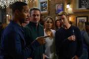 V.l.: Cpt. Dallas Patterson (Brian White), Kelly Severide (Taylor Kinney), Gabriela Dawson (Monica Raymund), Matthew Casey (Jesse Spencer)
