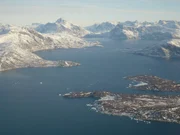 Fjord vor Gr&ouml;nland K&uuml;ste.