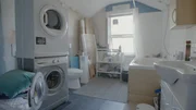 Das Badezimmer von Camellia und Evan vorher