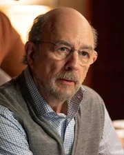 Dr. Aaron Glassman (Richard Schiff) Dr. Aaron Glassman (Richard Schiff)