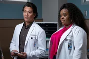 l-r: Dr. Alex Park (Will Yun Lee), Dr. Jordan Allen (Bria Henderson)