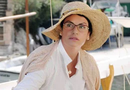 Bella Sommer (Christine Neubauer) hat sich im bunten Stadtleben von Palma gut eingelebt.