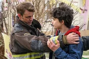 Matthew Casey (Jesse Spencer, l.), Lucas Hicks (Lucas Jade Zumann) Die Verwendung des sendungsbezogenen Materials ist nur mit dem Hinweis und Verlinkung auf TVNOW gestattet.
