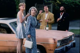 Virginia Venit (Julie Bowen), Grandma (Frances Bay), Happy Gilmore (Adam Sandler)