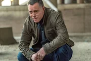 Hank Voight (Jason Beghe). Hank Voight (Jason Beghe).