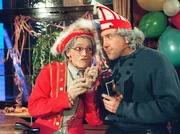 WDR Fernsehen ASCHERMITTWOCH FOR ONE, "Datselbe Procedere wie jedes Johr", am Dienstag um 00:15 Uhr. Das hochbetagte Funkenmariechen (Martina Klinke, l) mit dem Kellner (k&ouml;lsch: K&ouml;bes) Manes (Hans Kieseier) in einer typisch k&ouml;lschen Kneipe, wo sie die f&uuml;nfte Jahreszeit nach dem Motto: "Datselbe Prozedere wie jedes Jahr" verabschieden.