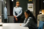 Die Agentin des ermordeten Schauspielers, Kathleen Vu (Mai Duong Kieu, r.), ger&auml;t unter starken Mordverdacht. (Komparsin im Bild)