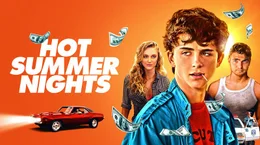 Der Teenager Daniel (Timoth&eacute;e Chalamet, Mitte), McKayla (Maika Monroe, li.) und dem Bad Boy Hunter (Alex Roe, re.).