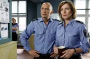 ARD/HEITER BIS T&Ouml;DLICH - HAUPTSTADTREVIER, neue Krimiserie (8 Folgen), Folge 4 "Der Wohlt&auml;ter", am Dienstag (11.12.12) um 18.50 Uhr im Ersten. So kann es nicht weitergehen - J&uuml;rgen (Torsten Michaelis, l.) und Marianne Klug (Kirsten Block, r.) wollen die Kinderbetreuung von Baby Ellie neu organisieren.