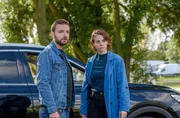 Ein Duo, das sich aufeinander verlassen kann: Nina Weiss (Julia E. Lenska, r.) und Gregor Michalski (Jonas Minthe, l.). Ein Duo, das sich aufeinander verlassen kann: Nina Weiss (Julia E. Lenska, r.) und Gregor Michalski (Jonas Minthe, l.).