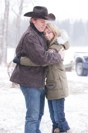 Tim Fleming (Chris Potter, l.); Amy Fleming (Amber Marshall, r.)