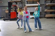 Die TanzAlarm-Kids Laura, Sophia, und Viktoria haben den passenden Song parat.