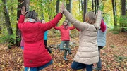 Annette Krause beim Waldbaden in Immenstaad.