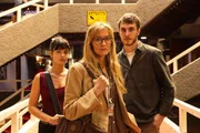 Von links: Delia (C&eacute;line Buckens), Maya (Natascha McElhone) und Aaron (Felix Mayr) - Sie wollen vor Ort in Kinshasa herausfinden, was mit Joshua passiert ist.