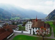 Luftaufnahme von Muotathal (SRF bi de L&uuml;t &ndash; Unser Dorf, Folge 1)