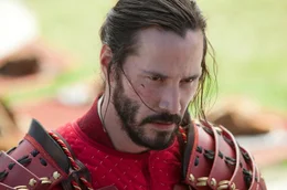 Erst wurde er von ihnen versto&szlig;en, doch Jahre sp&auml;ter schlie&szlig;t sich der gesetzlose Krieger Kai (Keanu Reeves) der Gruppe der herrenlosen Samuarikrieger, der "47 Ronin", an. Sie verbindet ein gemeinsames Ziel: Sie wollen Rache an dem grausamen F&uuml;rsten Kira nehmen, der das Oberhaupt der Samurai ermorden lie&szlig; und dessen Tochter gefangen h&auml;lt ...