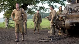 Wardaddy (Brad Pitt, li.) und seine Crew: Norman Ellison(Logan Lerman), Trini Garcia (Michael Pe&ntilde;a) und Boyd Swan (Shia LaBeouf)