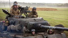 Die Mannschaft des Panzers 'Fury': Wardaddy (Brad Pitt), Grady Travis (Jon Bernthal), Boyd Swan (Shia LaBeouf), Norman Ellison (Logan Lerman) und Trini Garcia (Michael Pe&ntilde;a)