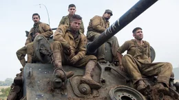 Don "Wardaddy" Collier (Brad Pitt, vorne) und seine Leute Boyd Swan (Shia LaBeouf), Norman Ellison (Logan Lerman), Trini Garcia (Michael Pe&ntilde;a) und Grady Travis (Jon Bernthal)