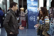 Jake Peralta (Andy Samberg, l.); Kate (Nasim Pedrad, r.)
