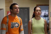 Barry Goldberg (Troy Gentile, l.); Erica Goldberg (Hayley Orrantia, r.)