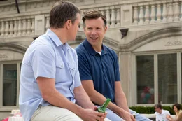 L-R: Paul Safranek (Matt Damon) und Dave Johnson (Jason Sudeikis)
