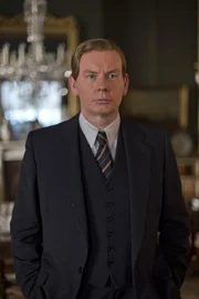 JOHN GORDON SINCLAIR as Inspector Welch.