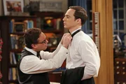 Als Leonard (Johnny Galecki, l.) erf&auml;hrt, dass Sheldon (Jim Parsons, r.) alle Erfahrungen des Abschlussballs mitnehmen m&ouml;chte, ist ihm klar, dass das nicht gutgehen kann ...