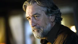 Der Amerikaner Fred Blake (Robert de Niro)  zieht mit seiner Familie in ein idyllisches St&auml;dtchen in der Normandie. Die Bewohner dort ahnen nicht, dass Fred ein Mafiosi ist, der beim FBI ausgesagt hat und sich nun im Zeugenschutzprogramm befindet.Der Amerikaner Fred Blake (Robert de Niro)  zieht mit seiner Familie in ein idyllisches StĂ&curren;dtchen in der Normandie. Die Bewohner dort ahnen nicht, dass Fred ein Mafiosi ist, der beim FBI ausgesagt hat und sich nun im Zeugenschutzprogramm befindet.