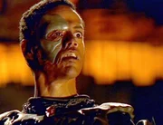 Apophis (Peter Williams) will Sokar st&uuml;rzen und seinen Platz einnehmen. Zuvor ben&ouml;tigt er jedoch gewisse Informationen von SG-1.