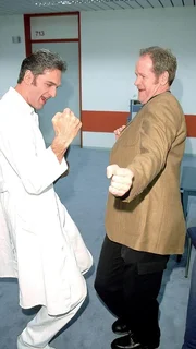 Seit Jahren haben sich Schmidt (Walter Sittler, l.) und Erik (Guntbert Warns) nicht gesehen. Sie freuen sich endlich mal wieder auf ein richtiges M&auml;nnerwochenende...