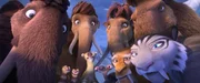 M&uuml;ssen ihre Heimat verlassen, um kosmische Gefahren abzuwenden: (v.l.n.r.) Julian, Crash, Eddie, Peaches, Sid, Granny, Ellie, Diego, Manny und Shira ...