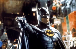 Batman alias Bruce Wayne (Michael Keaton).