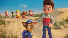 Vorne: Chase (l.) und Ryder  Hinten V.l.:Skye, Rocky, Rubble, Zuma und Marshall     +++ Die Verwendung des sendungsbezogenen Materials ist nur mit dem Hinweis und Verlinkung auf RTL+ gestattet. +++
