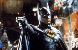 Batman alias Bruce Wayne (Michael Keaton).