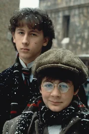 Holmes (Nicholas Rowe, li.) und John Watson (Alan Cox, re.)