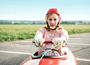 Seitentriebe SRF Serie Folge 5 Motiv 5 Geht Risiken ein Wanda Wylowa (Monika) Buch: Güzin Kar Regie: Güzin Kar, Markus Welter Produktion: Langfilm Copyright: SRF/Nikkol Rot NO SALES NO ARCHIVES Die Veröffentlichung im Zusammenhang mit Hinweisen auf die Programme von Schweizer Radio und Fernsehen ist honorarfrei und muss mit dem Quellenhinweis erfolgen. Jede weitere Verwendung ist honorarpflichtig, insbesondere auch der Wiederverkauf. Das Copyright bleibt bei Media Relations SRF. Wir bitten um Belegexemplare. Bei missbräuchlicher Verwendung behält sich das Schweizer Radio und Fernsehen zivil- und strafrechtliche Schritte vor. Seitentriebe SRF Serie Folge 5 Motiv 5 Geht Risiken ein Wanda Wylowa (Monika) Buch: Güzin Kar Regie: Güzin Kar, Markus Welter Produktion: Langfilm Copyright: SRF/Nikkol Rot NO SALES NO ARCHIVES Die Veröffentlichung im Zusammenhang mit Hinweisen auf die Programme von Schweizer Radio und Fernsehen ist honorarfrei und muss mit dem Quellenhinweis erfolgen. Jede weitere Verwendung ist honorarpflichtig, insbesondere auch der Wiederverkauf. Das Copyright bleibt bei Media Relations SRF. Wir bitten um Belegexemplare. Bei missbräuchlicher Verwendung behält sich das Schweizer Radio und Fernsehen zivil- und strafrechtliche Schritte vor.