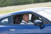 Jeremy Clarkson testet auf der Top Gear-Teststrecke den Nissan GT-R. Jeremy Clarkson testet auf der Top Gear-Teststrecke den Nissan GT-R.