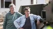 James May (l.), Richard Hammond und ihr Kollege stehen heute vor der Herausforderung, eine Reihe von H&auml;usern abzurei&szlig;en.