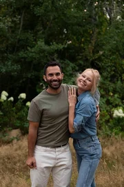 Pamela Anderson und Andy Baraghani.