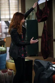 Mit Schrecken muss Lily (Alyson Hannigan) erfahren, was tats&auml;chlich mit ihrem Kleid f&uuml;rs Hochzeitsprobeessen geschehen ist ...