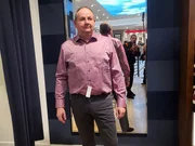 Kandidatin Sabrina mit ihrem Ehemann Reiner. Die Verwendung des sendungsbezogenen Materials ist nur mit dem Hinweis und Verlinkung auf RTL+ gestattet.