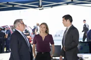 Nachdem am Strand ein angetrennter Fu&szlig; entdeckt wurde, r&uuml;cken Detective Vince Korsak (Bruce McGill, l.), Frankie Rizzoli (Jordan Bridges) und Maura Isles (Sasha Alexander) sofort aus und ermitteln.