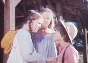 Kein Tag vergeht, ohne dass sich Laura (Melissa Gilbert, l.) und Mary (Melissa Sue Anderson, M.) mit Willie Oleson (Jonathan Gilbert, r.) streiten.