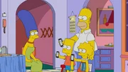 THE SIMPSONS: Marge implements a screen time limit for the whole family, all of whom easily adjust to the new lifestyle. However, Marge realizes that she is the one addicted &ETH; nicht ihr Mann und Kinder &ETH; in der &Ograve;Screenless&Oacute; episode of THE SIMPSONS.
