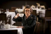 Hetty Lange (Linda Hunt)